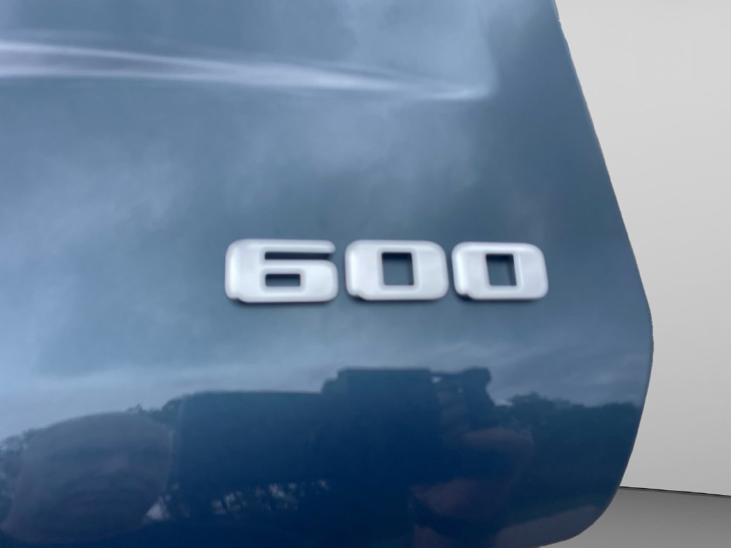 Certified 2025 Cadillac Escalade Premium Luxury Platinum AWD/4WD image 18