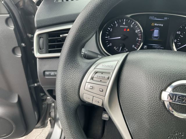 Used 2016 Nissan Rogue S FWD image 18