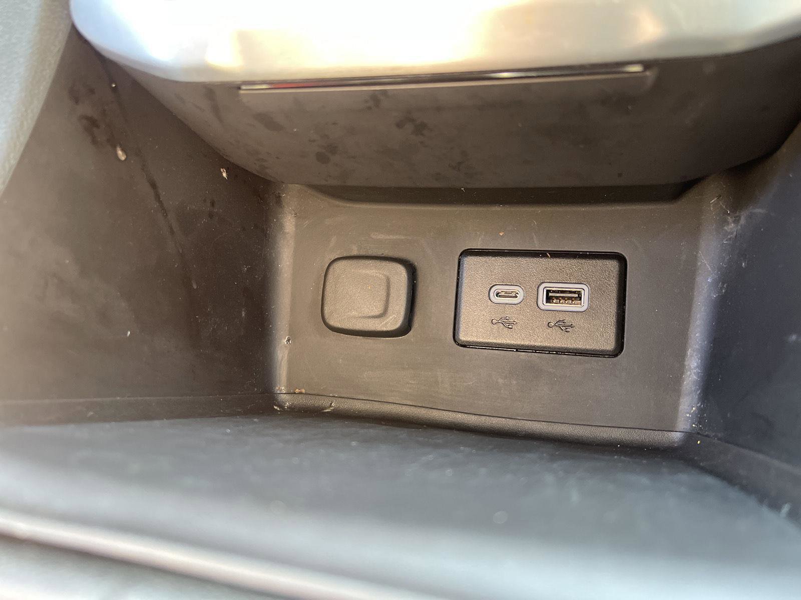 Used 2023 GMC Acadia SLE w/ Driver Convenience Package FWD image 28