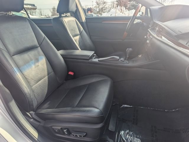 Used 2013 Lexus ES 300h w/ Luxury Pkg FWD image 21