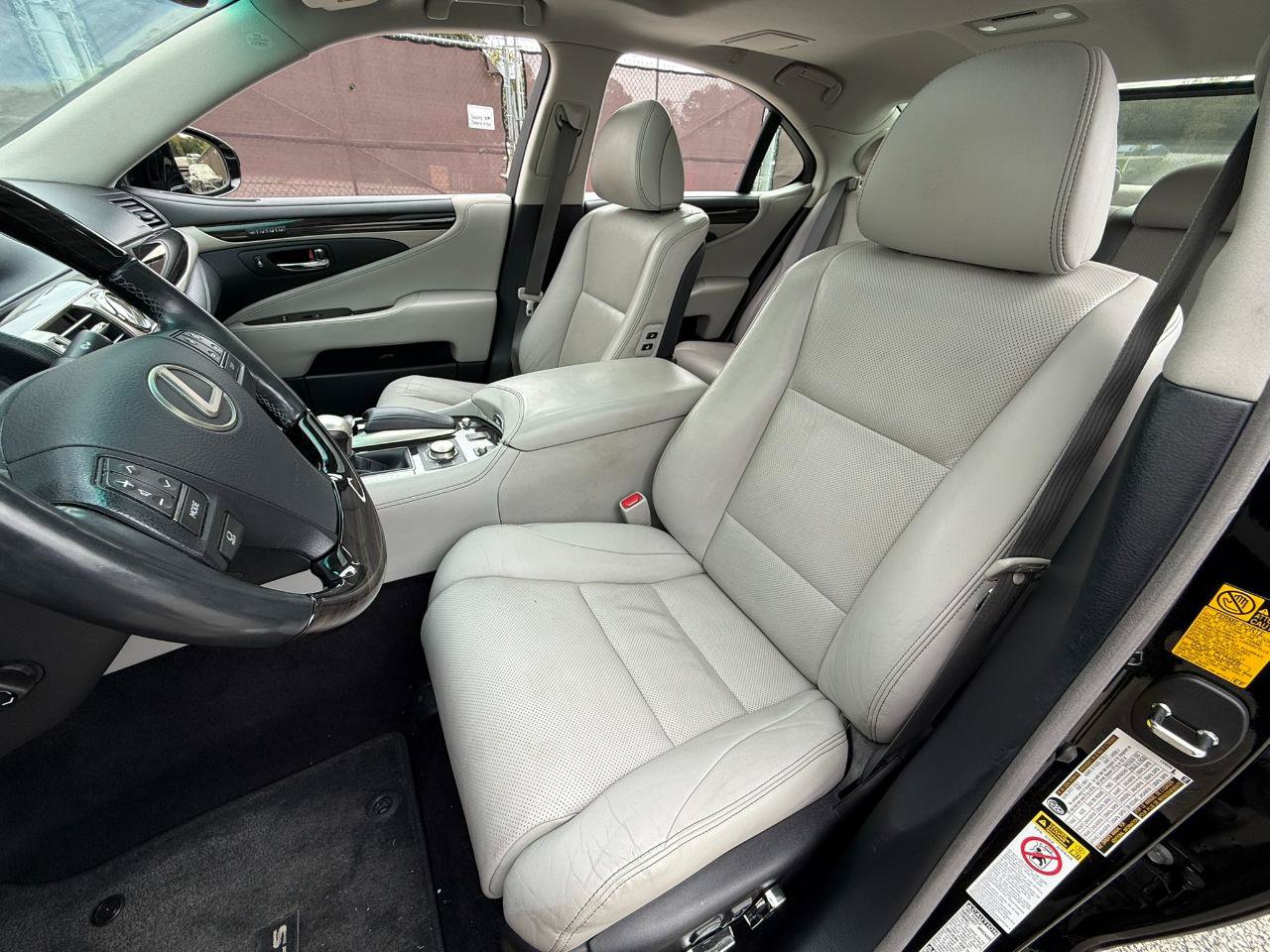 Used 2014 Lexus LS 460 AWD w/ Comfort Package image 27
