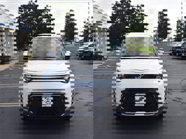 Used 2023 Kia Soul LX w/ LX Technology Package image 3