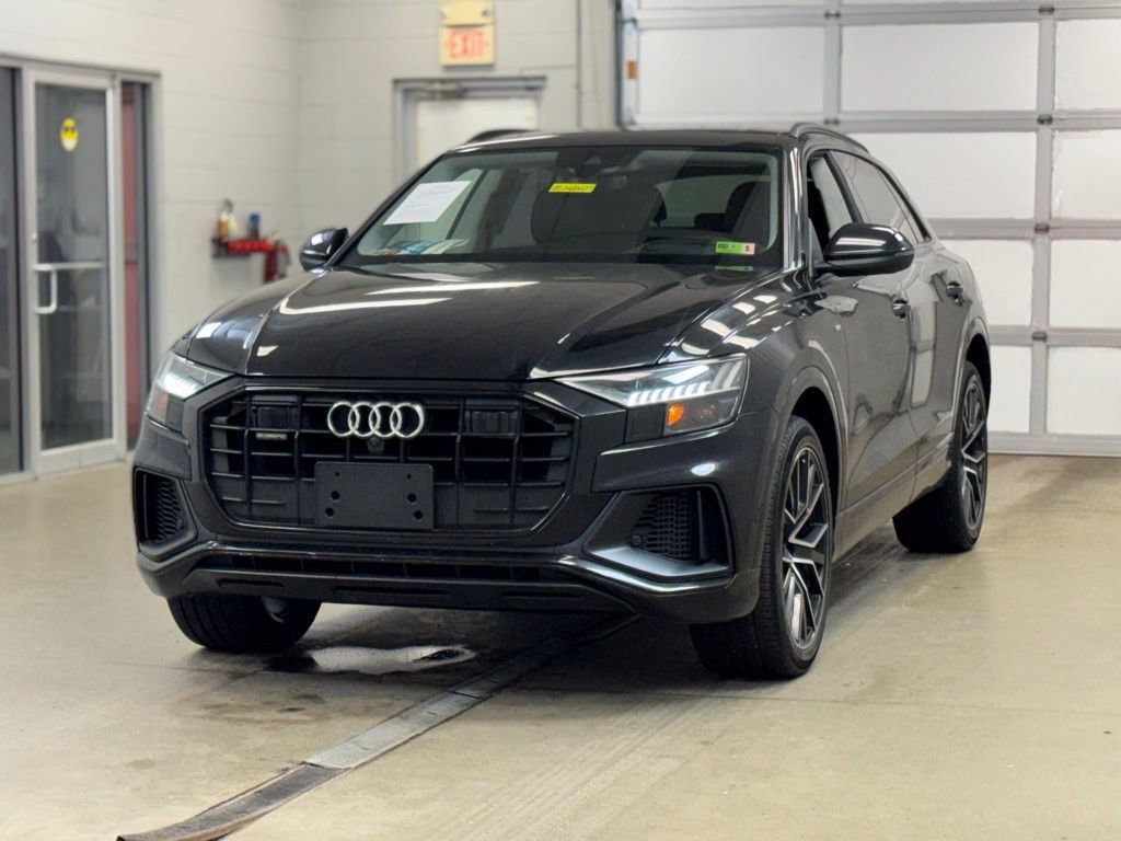 Used 2019 Audi Q8 Prestige w/ Luxury Package image 3