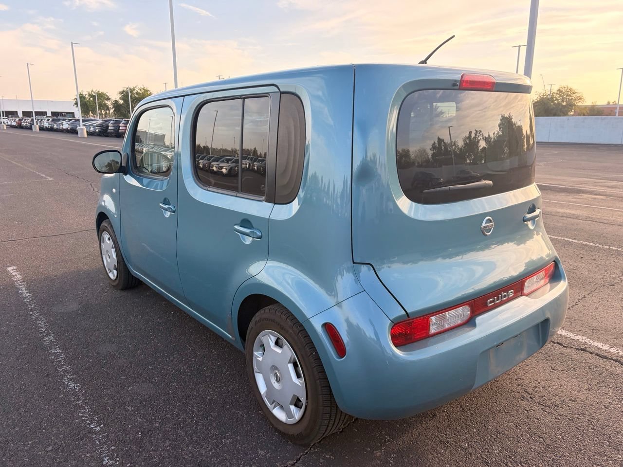 Used 2009 Nissan Cube 1.8 S w/ Interior Designer Pkg FWD image 8