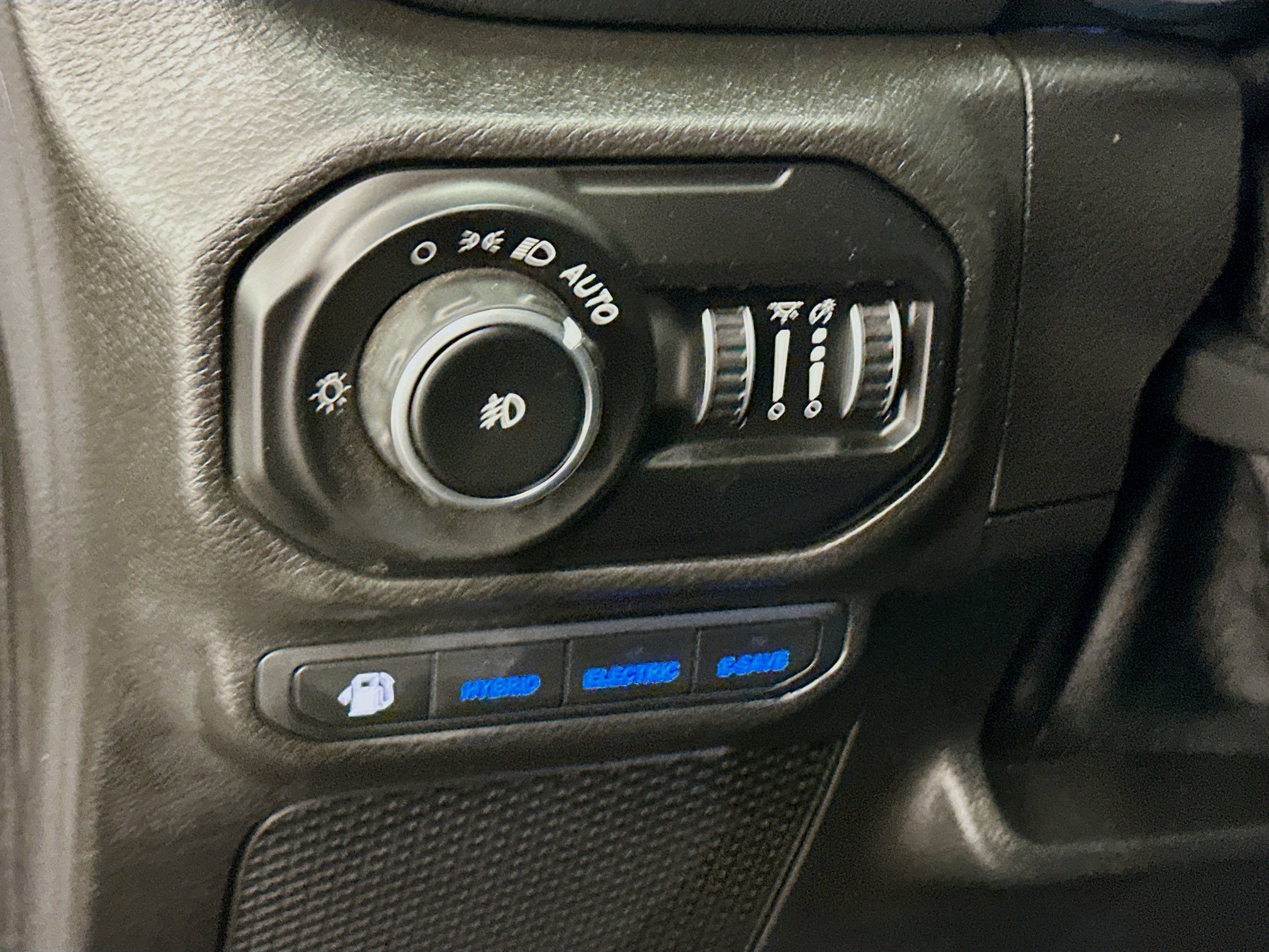 Used 2021 Jeep Wrangler Unlimited Sahara AWD/4WD image 17