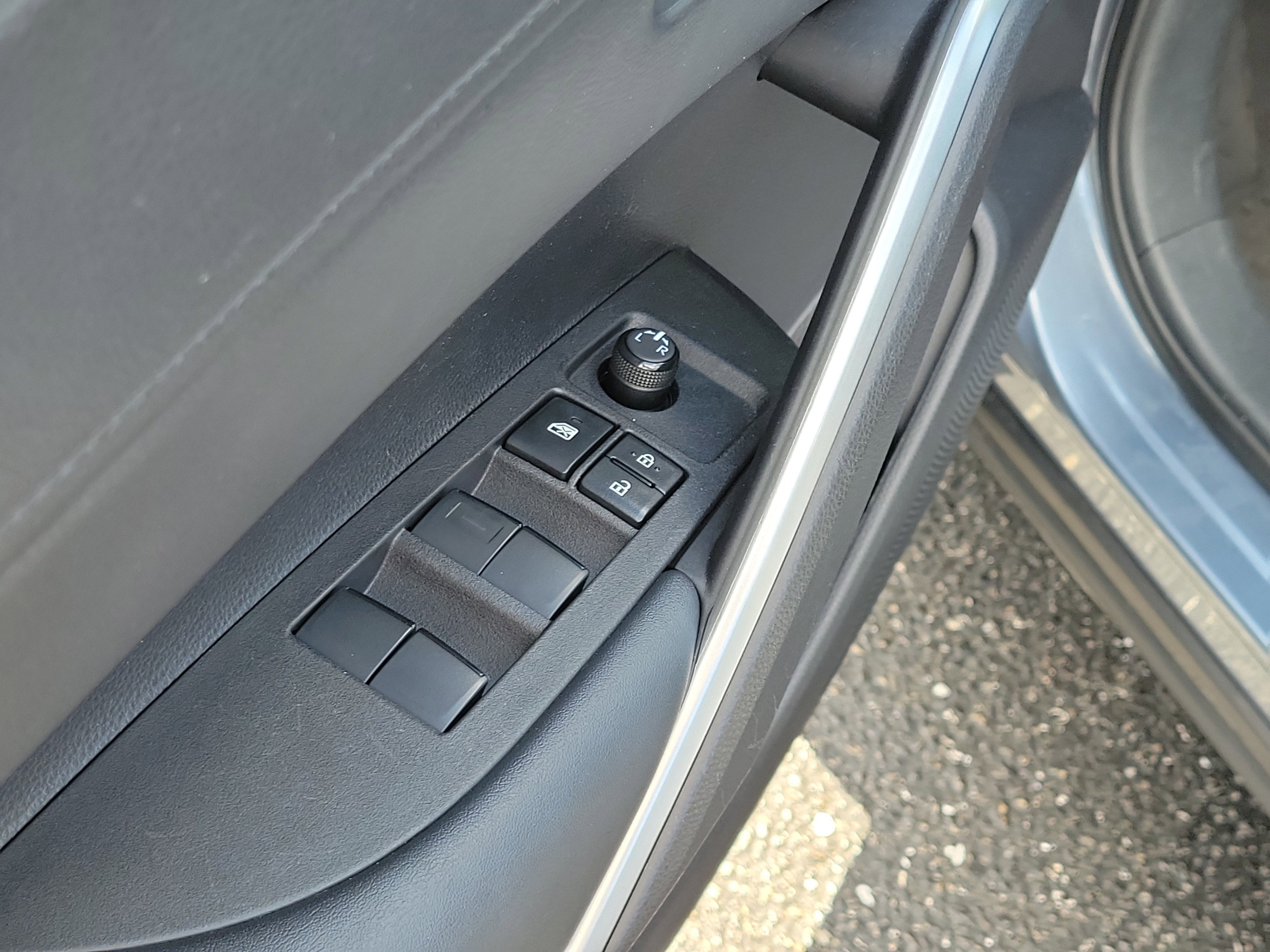 Used 2024 Toyota Corolla Cross SE AWD/4WD image 21