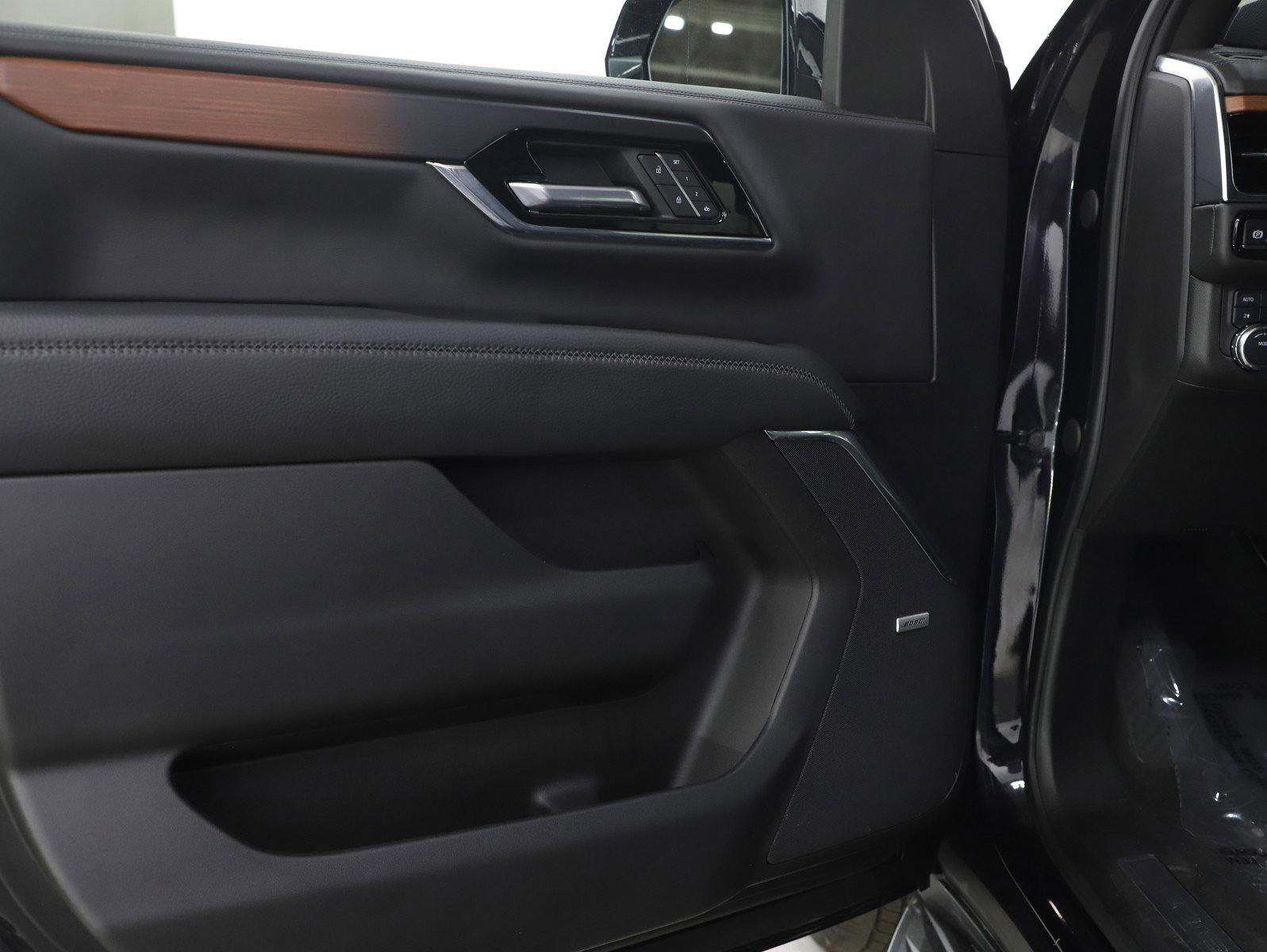 Used 2025 GMC Yukon Denali image 22