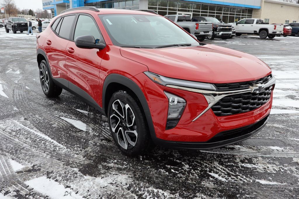 New 2026 Chevrolet Trax RS w/ Sunroof Package image 2