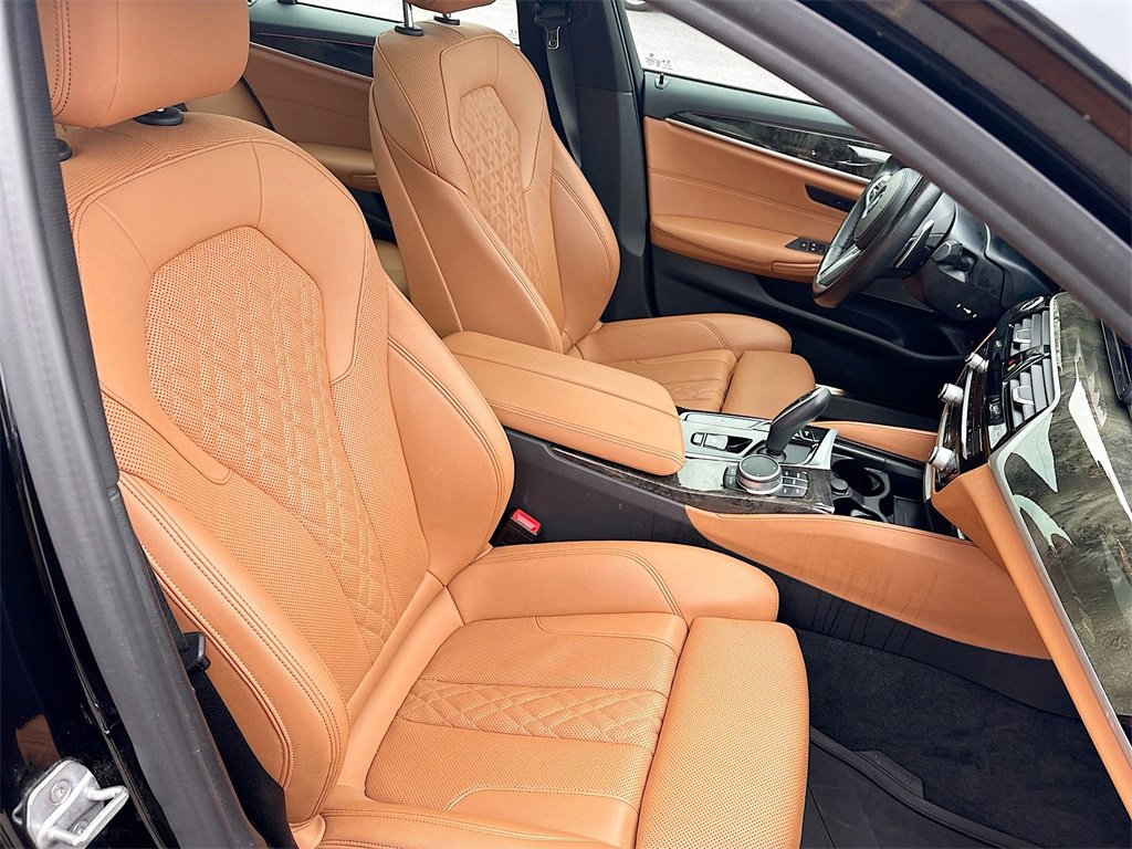 Used 2021 BMW 540i xDrive w/ M Sport Package image 29