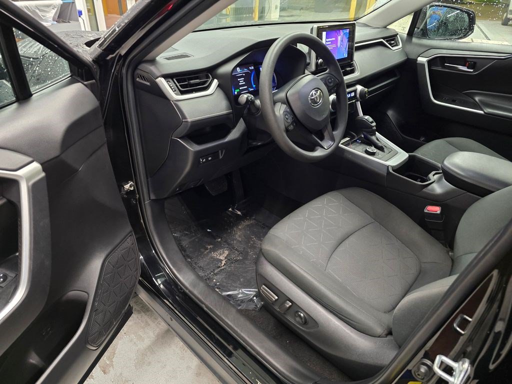Used 2024 Toyota RAV4 AWD Hybrid image 15