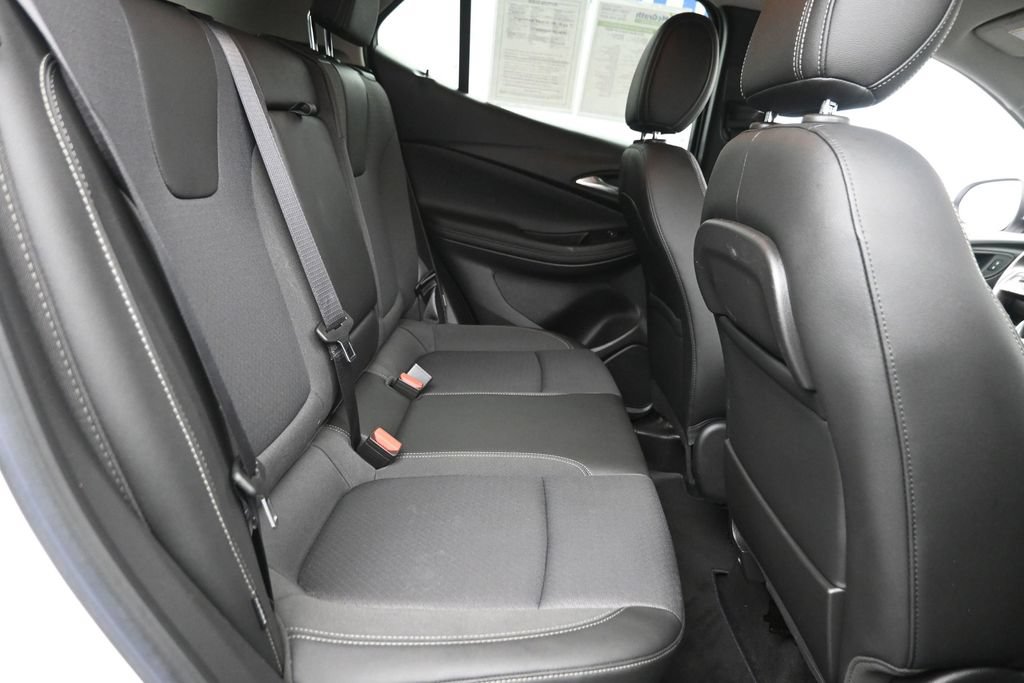 Used 2022 Buick Encore GX Select w/ Sport Touring Package FWD image 10