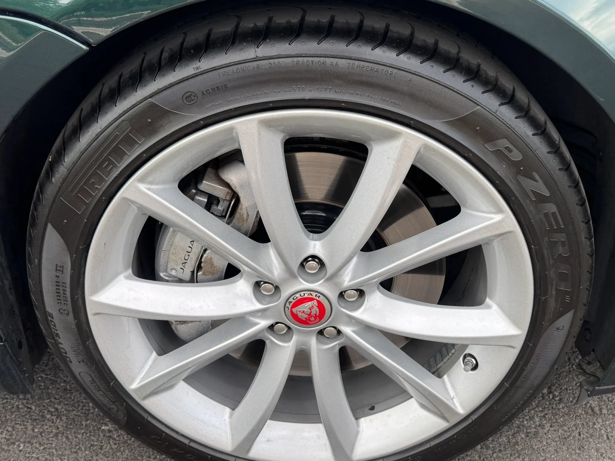 Used 2018 Jaguar F-TYPE Coupe RWD image 11