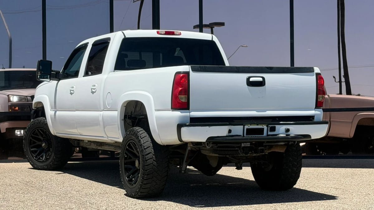 Used 2004 Chevrolet Silverado 2500 LT RWD image 10
