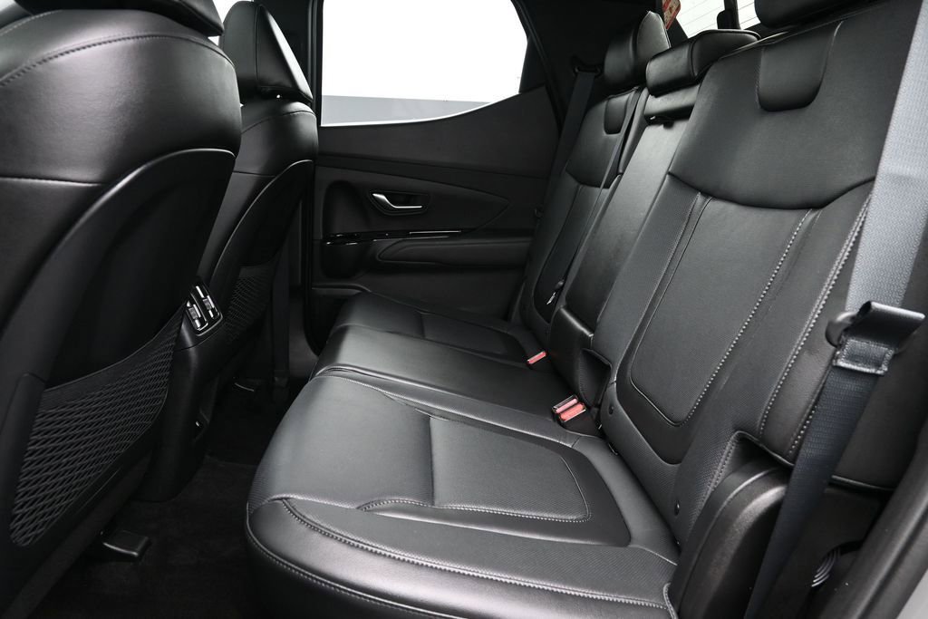 Certified 2025 Hyundai Santa Cruz Limited AWD/4WD image 11