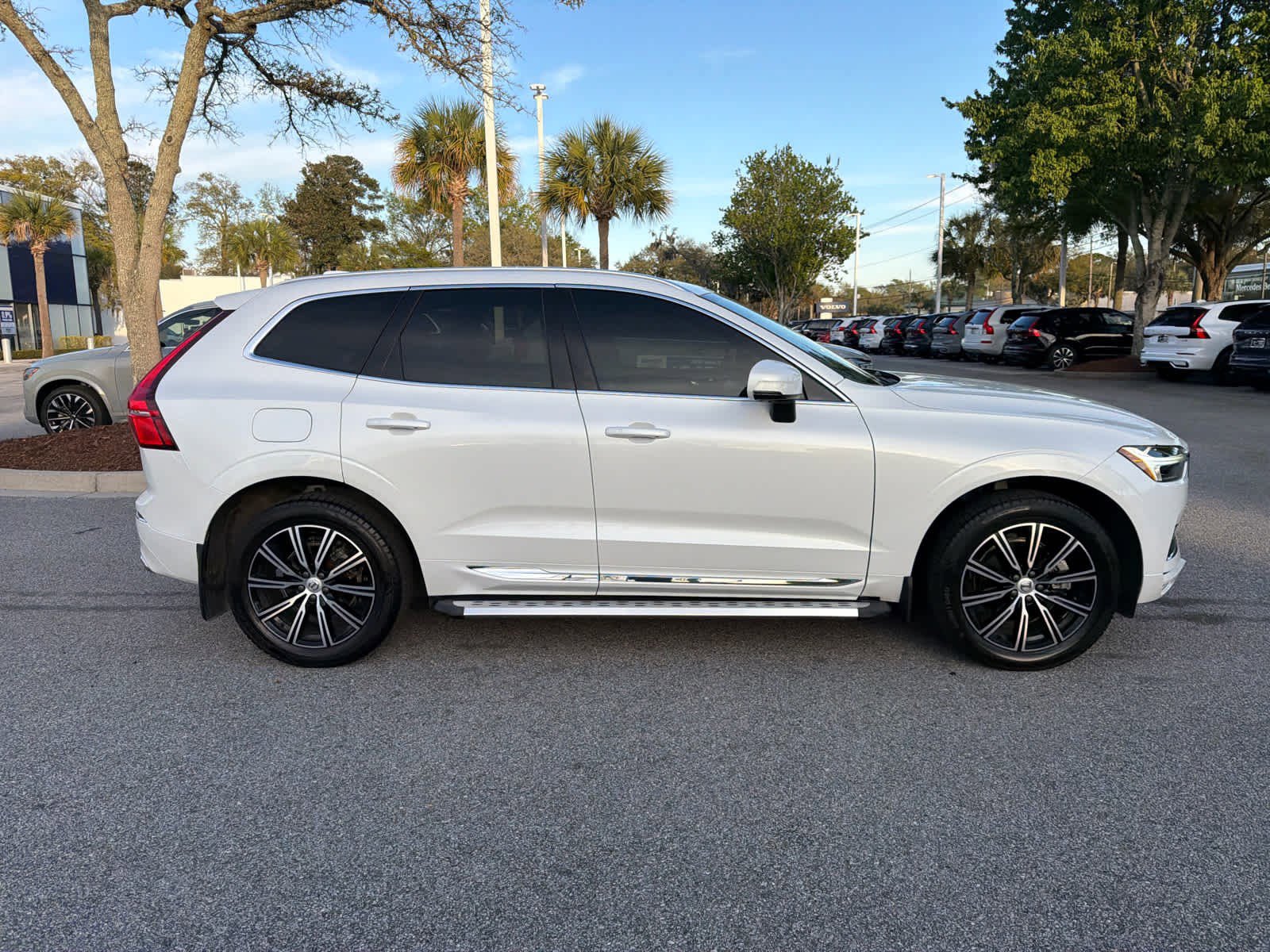 Used 2021 Volvo XC60 T5 Inscription w/ Climate Package image 16