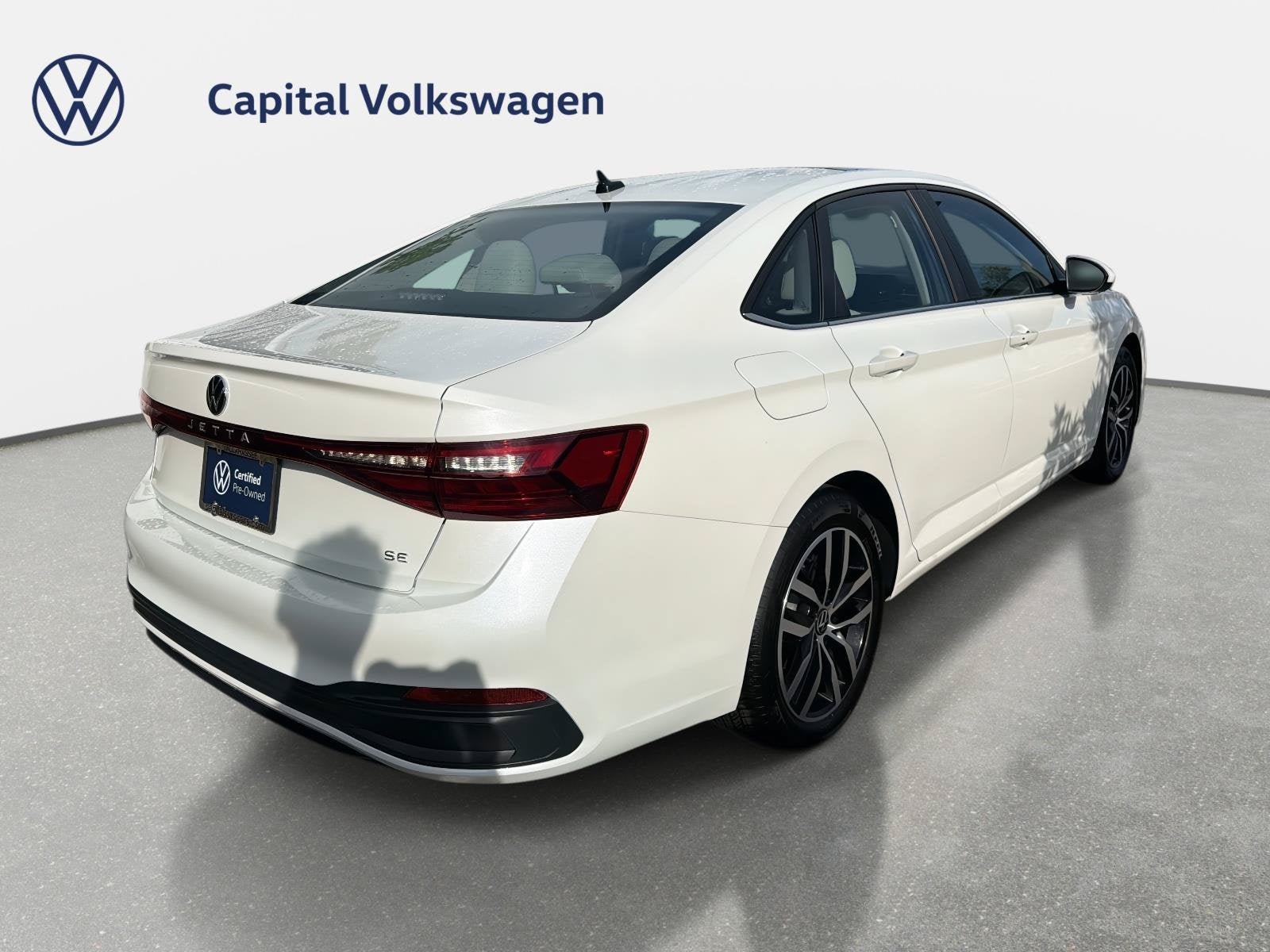 Used 2026 Volkswagen Jetta SE FWD image 5