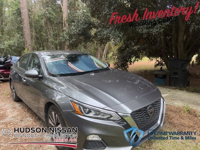 Used 2022 Nissan Altima 2.5 SV w/ SV Premium Package