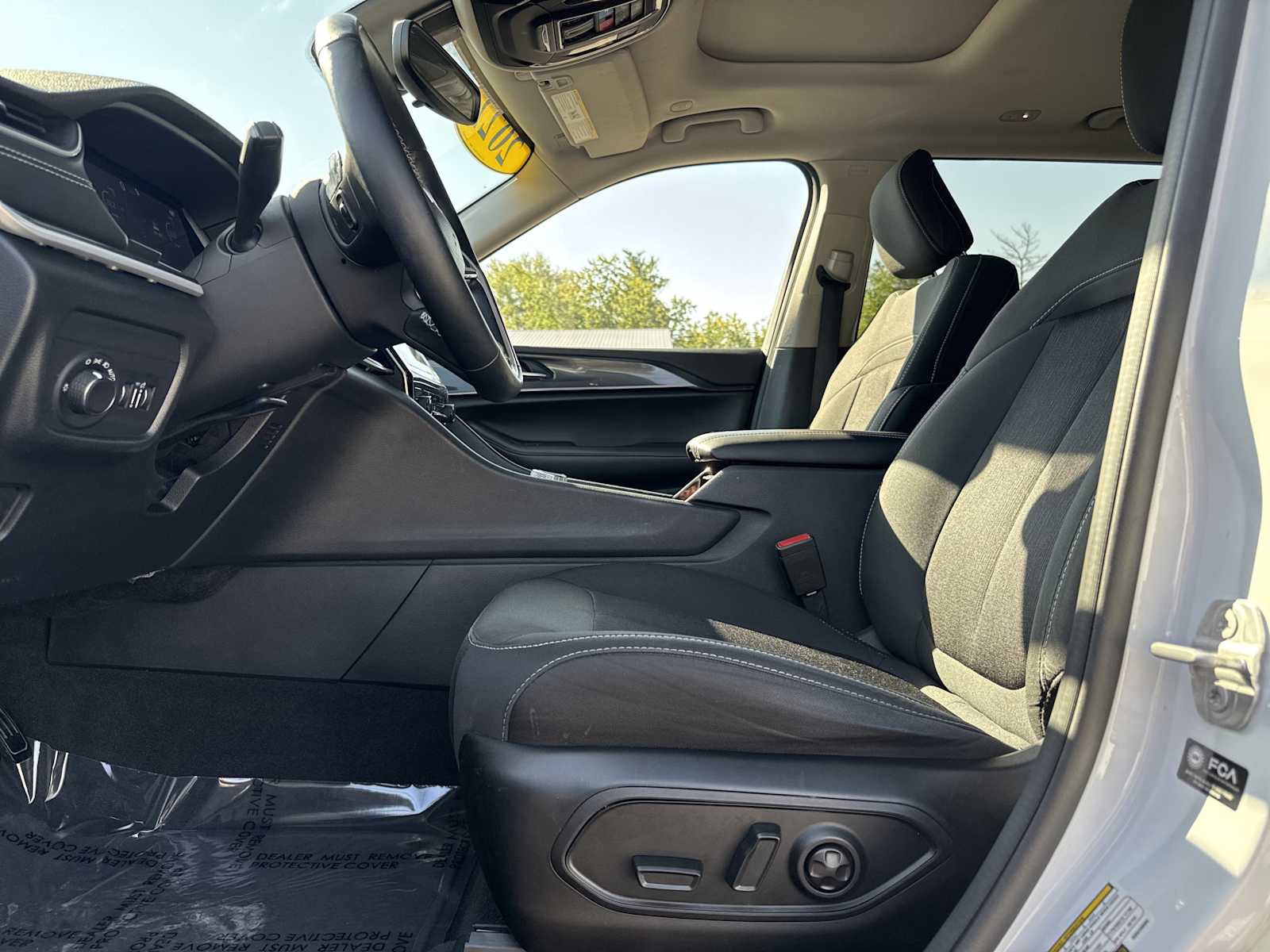 Used 2022 Jeep Grand Cherokee L Laredo w/ Luxury Tech Group I image 18