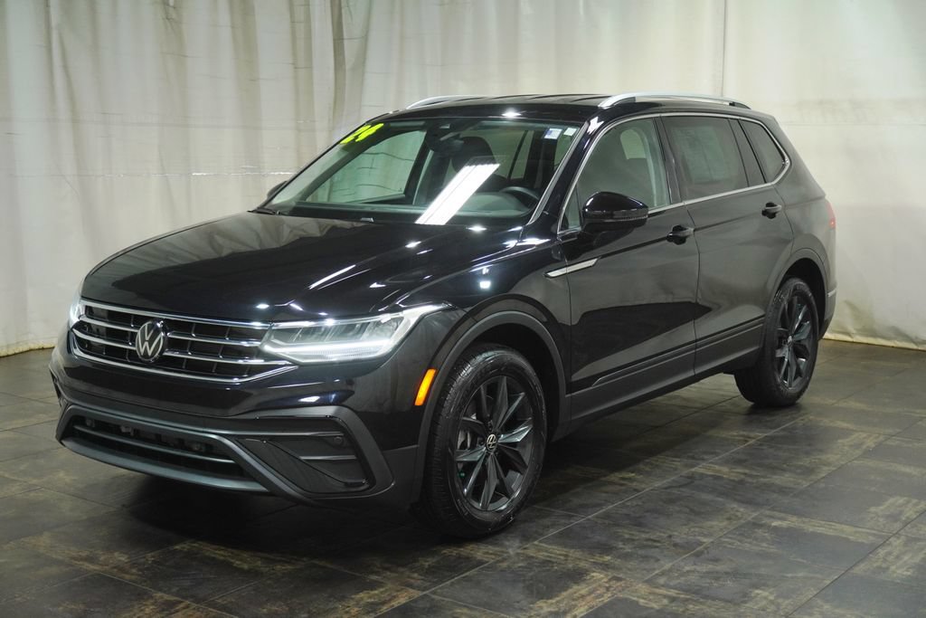 Certified 2024 Volkswagen Tiguan SE AWD/4WD image 2