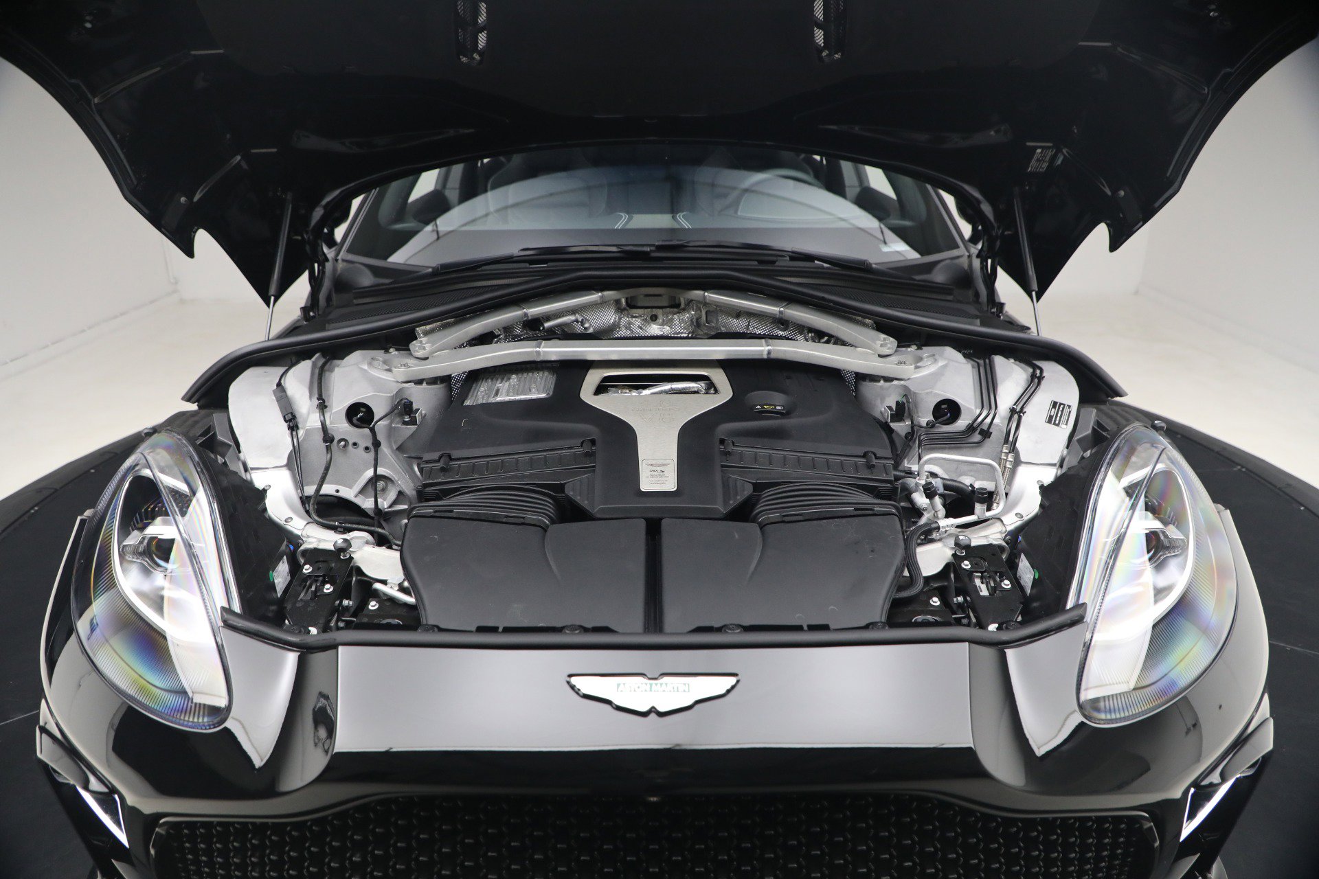 New 2026 Aston Martin DBX S image 18