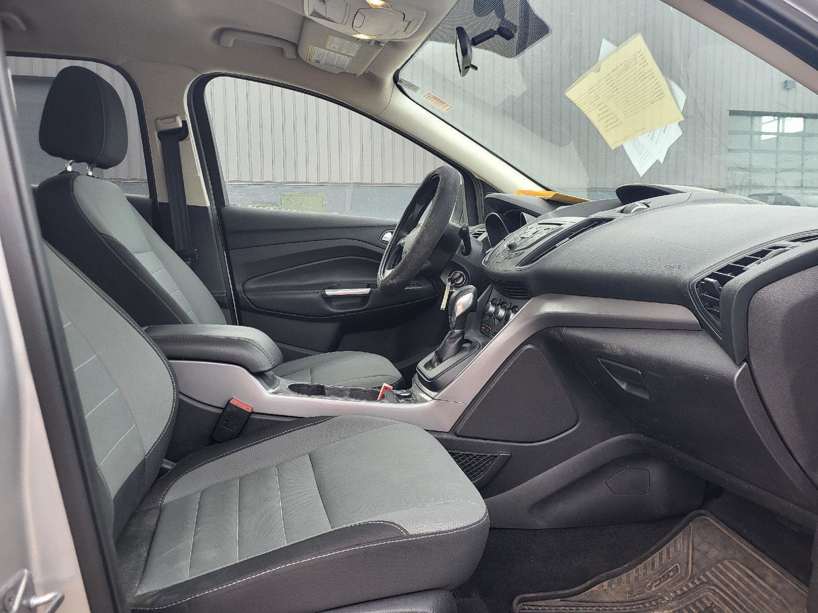 Used 2016 Ford Escape SE w/ SE Cold Weather Package image 12