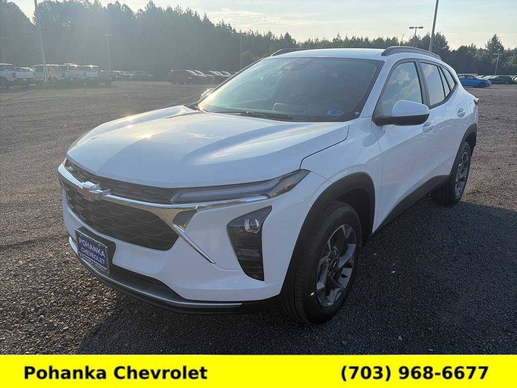 New 2026 Chevrolet Trax LT w/ Driver Confidence Package FWD image 3