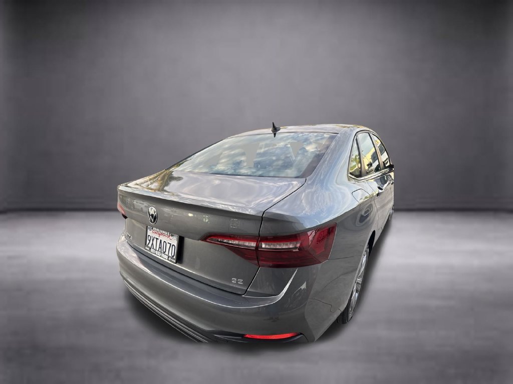 Used 2024 Volkswagen Jetta SE FWD image 12