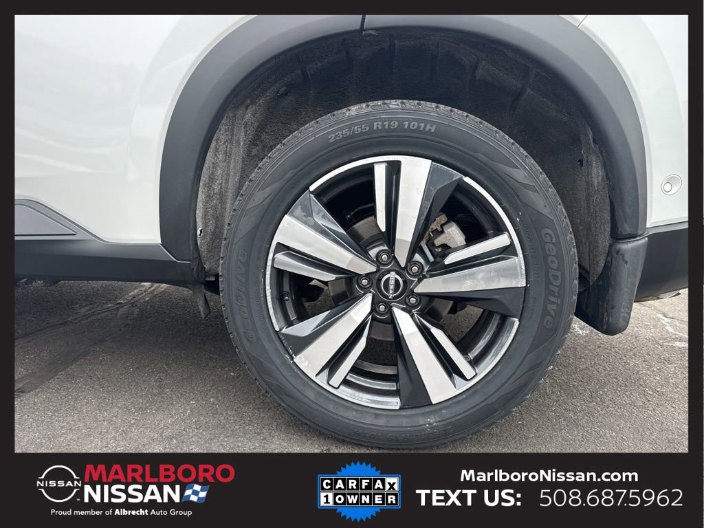 Certified 2025 Nissan Rogue SL w/ Tech Package image 12