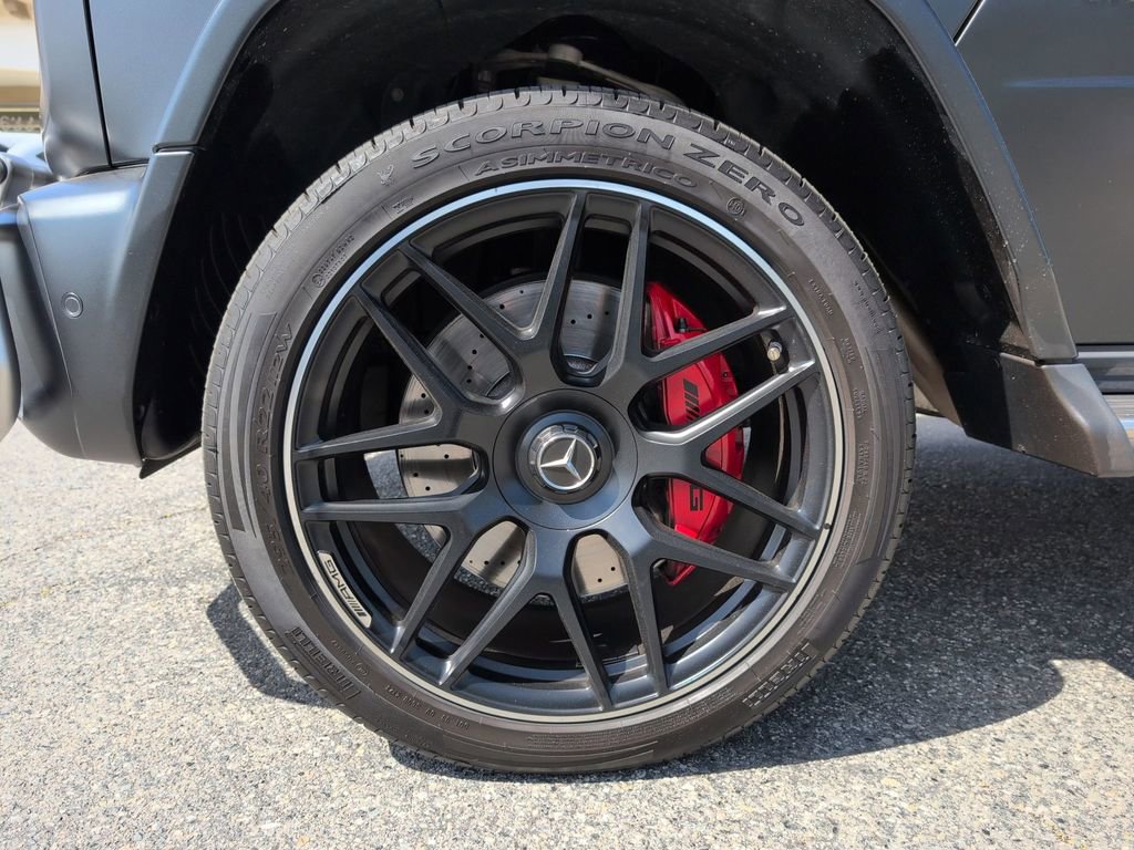 Used 2021 Mercedes-Benz G 63 AMG 4MATIC w/ G Manufaktur Interior Package image 9