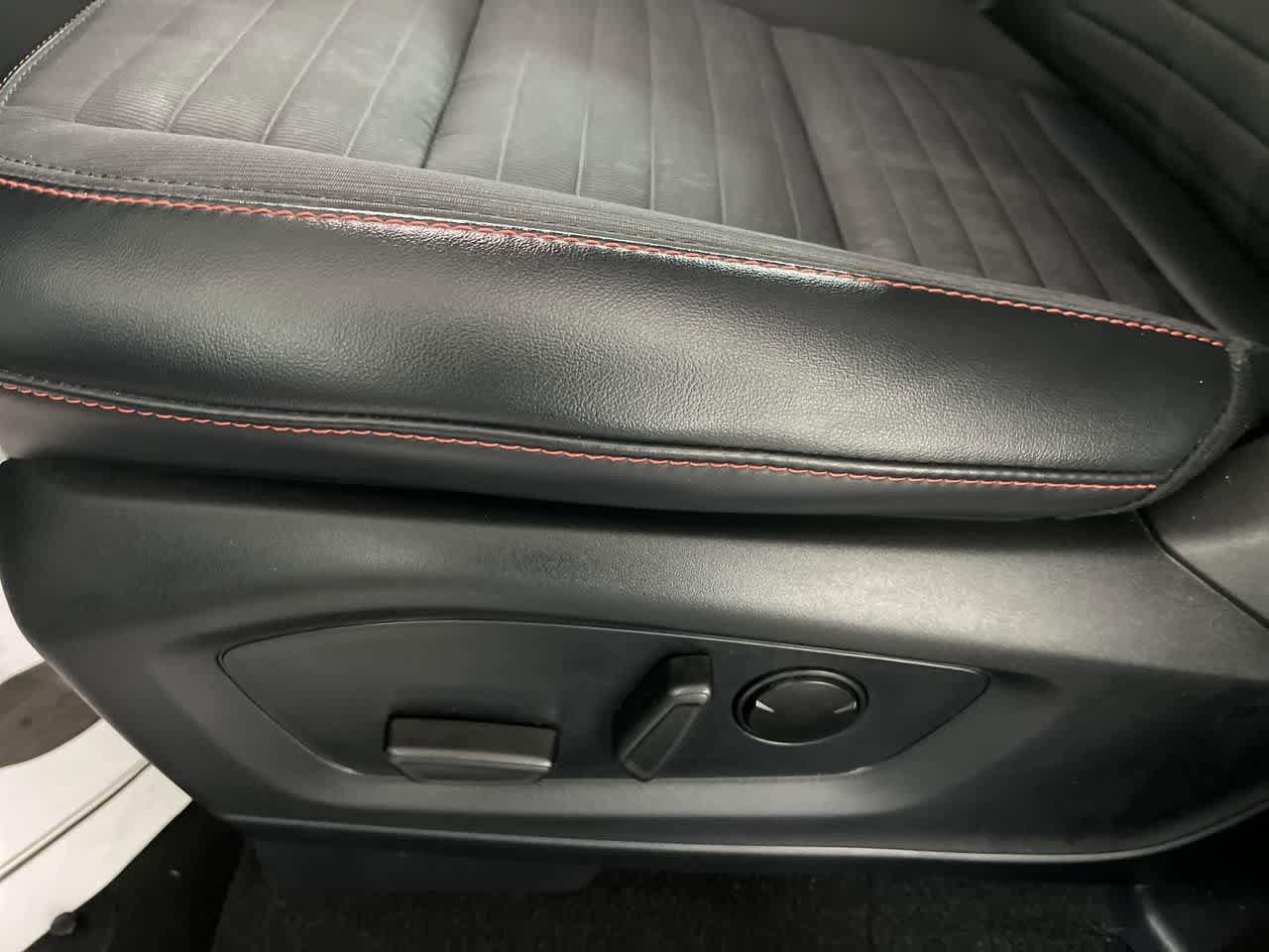 Used 2025 Ford Explorer ST-Line image 14