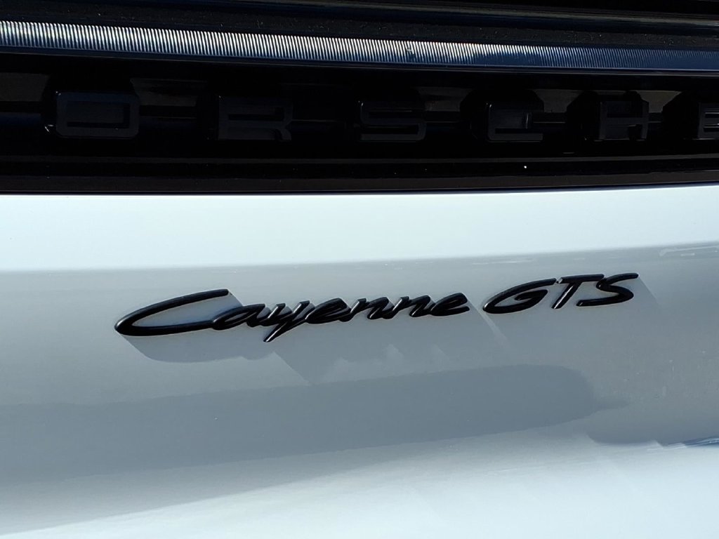 Used 2025 Porsche Cayenne GTS AWD/4WD image 4