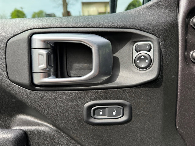 Used 2024 Jeep Wrangler Unlimited Sport image 16