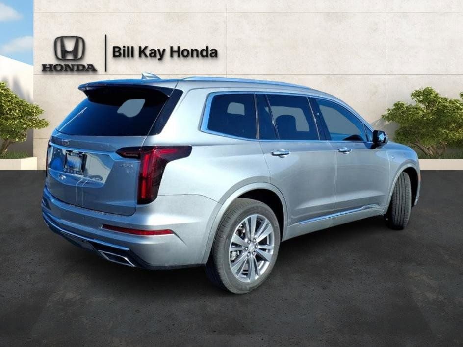 Used 2025 Cadillac XT6 Premium Luxury image 4