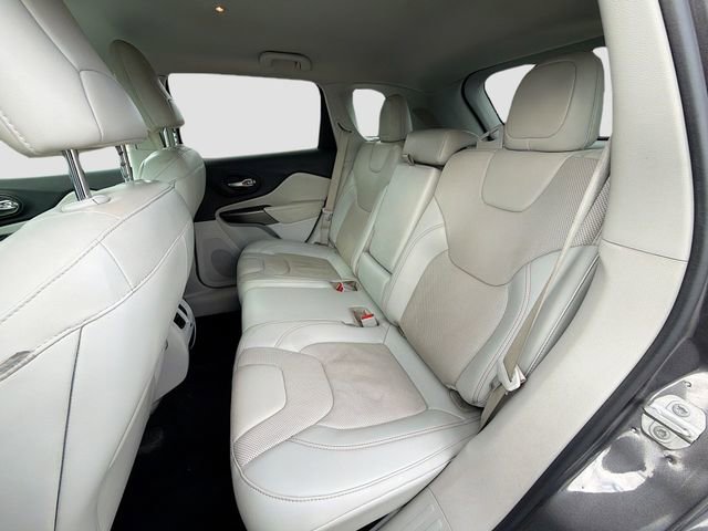 Used 2020 Jeep Cherokee Limited image 25