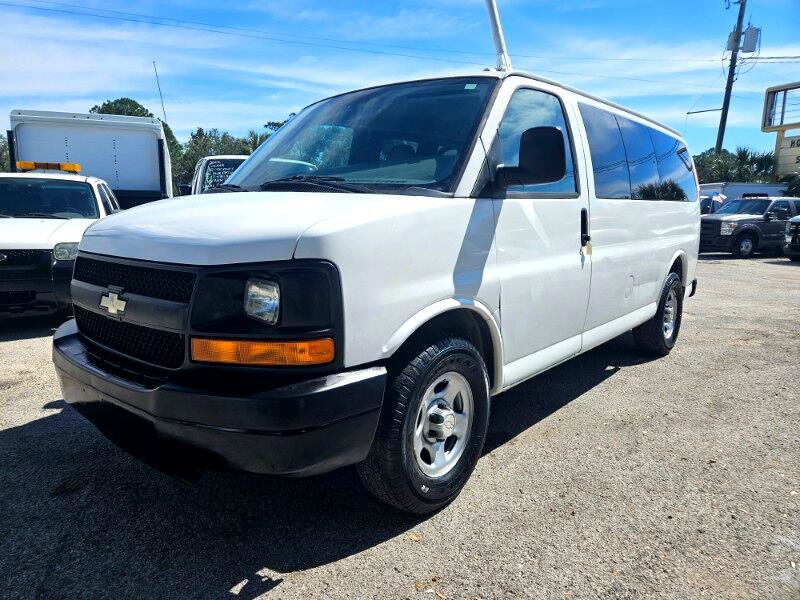 Used 2008 Chevrolet Express 1500 Passenger image 2