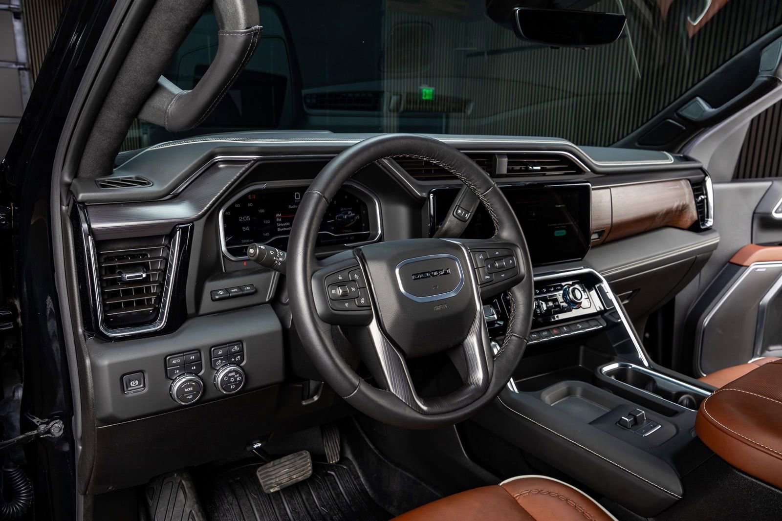Used 2025 GMC Sierra 2500 Denali Ultimate AWD/4WD image 17