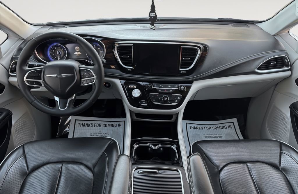 Used 2024 Chrysler Pacifica Limited image 16