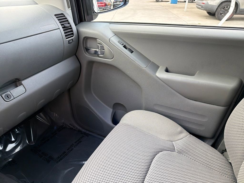 Used 2019 Nissan Frontier SV image 28