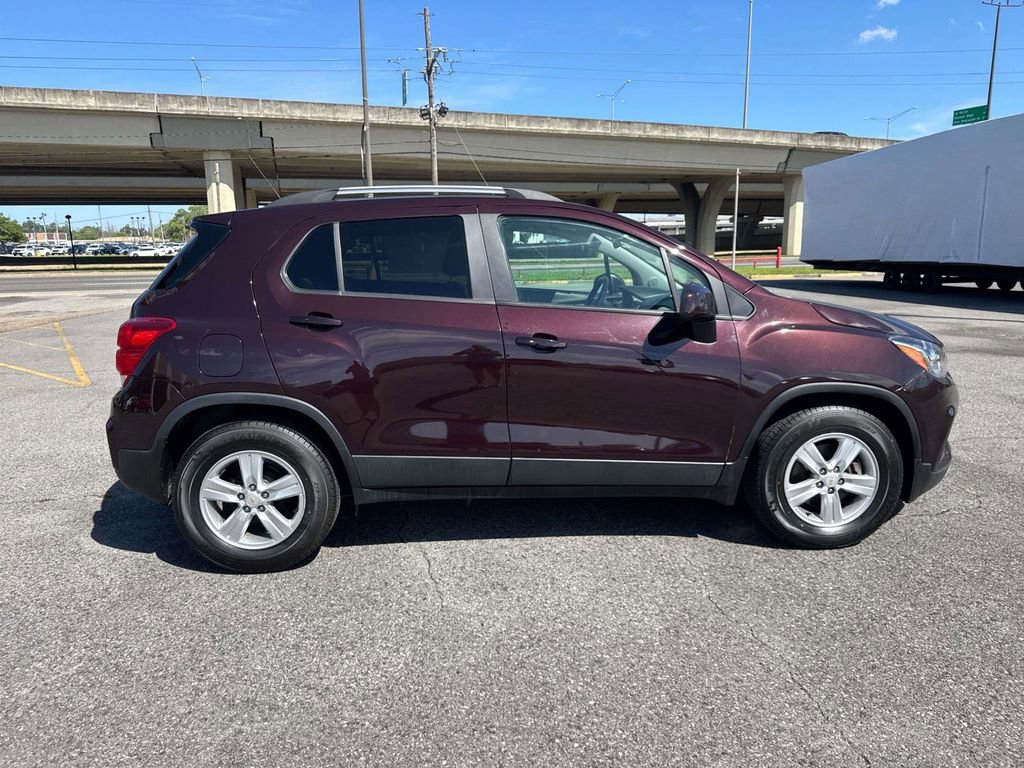 Used 2021 Chevrolet Trax LT w/ Driver Confidence Package image 8