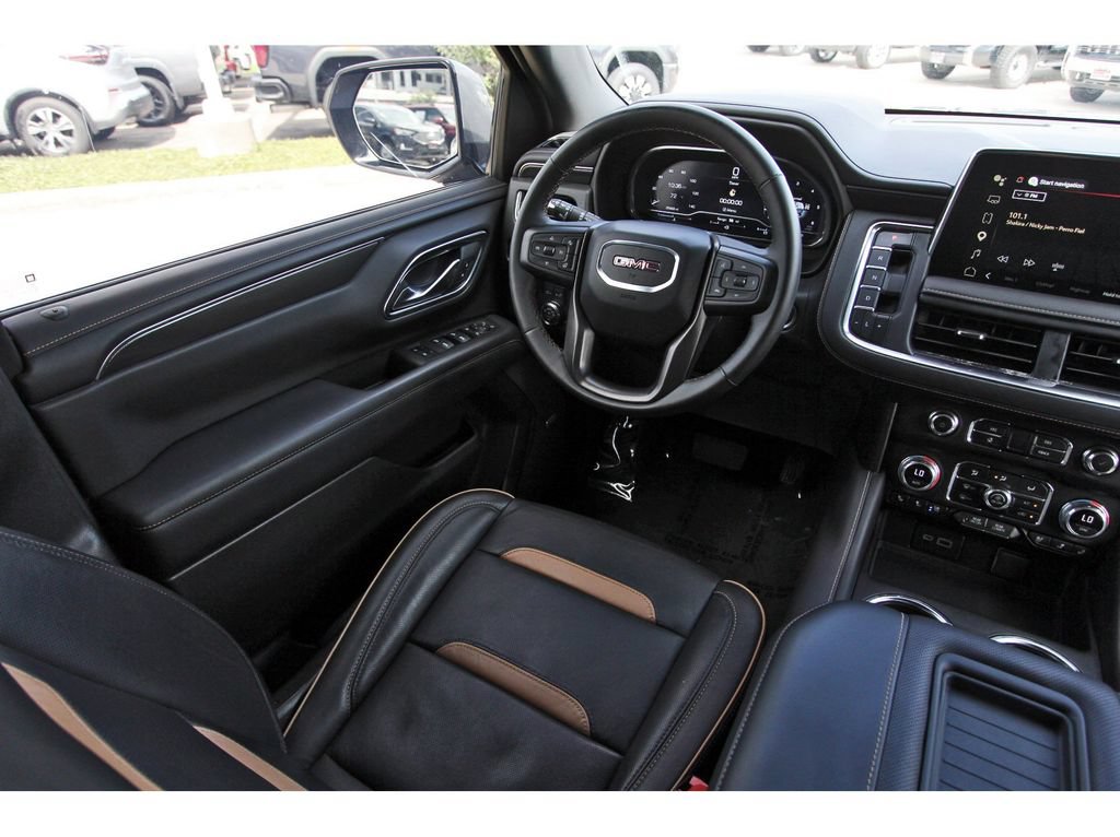 Used 2024 GMC Yukon AT4 w/ AT4 Premium Package AWD/4WD image 8