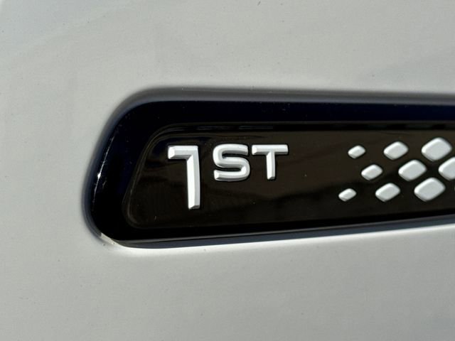 New 2025 Volkswagen ID. Buzz 1st Edition image 18