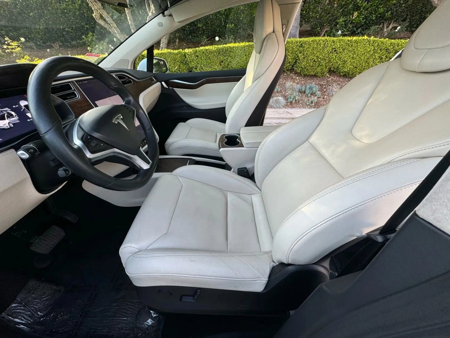 Used 2017 Tesla Model X 75D image 17