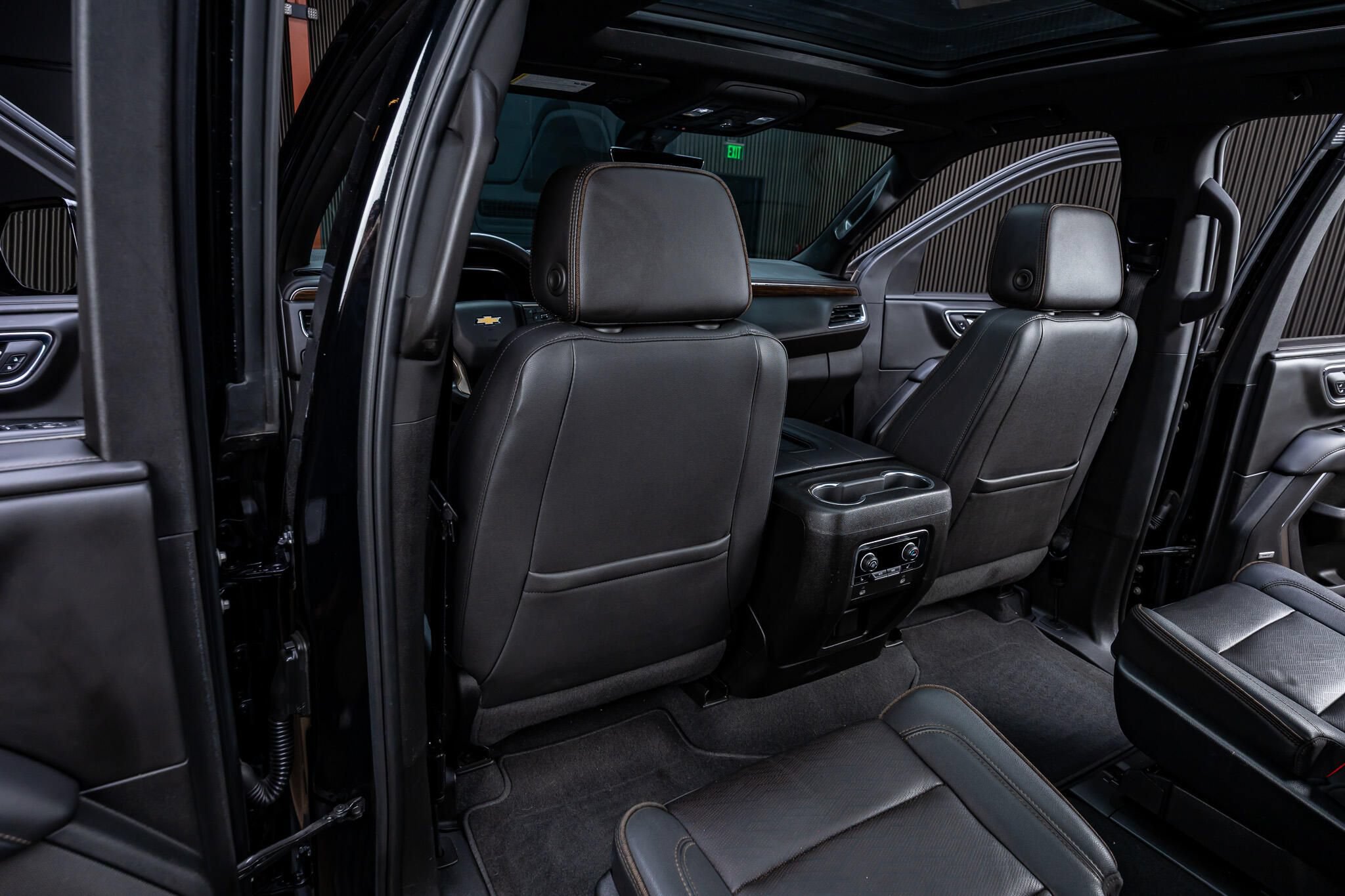 Used 2022 Chevrolet Suburban High Country w/ Max Trailering Package AWD/4WD image 41
