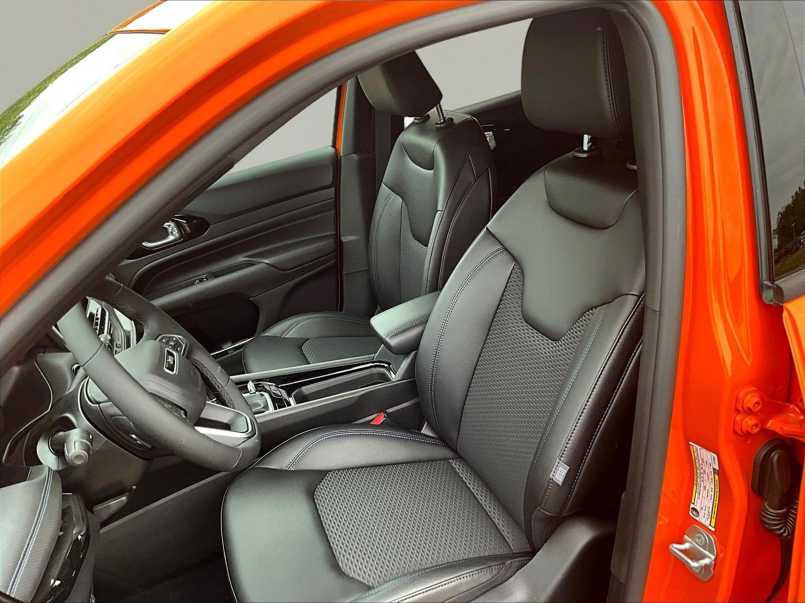 New 2026 Jeep Compass Latitude AWD/4WD image 16