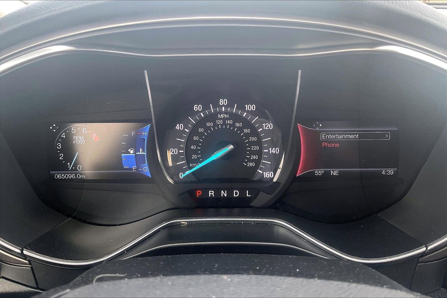 Used 2017 Ford Fusion SE w/ Fusion SE Technology Package image 22