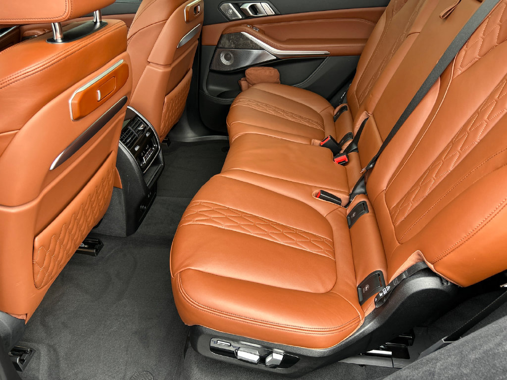 Used 2025 BMW ALPINA XB7 AWD/4WD image 26