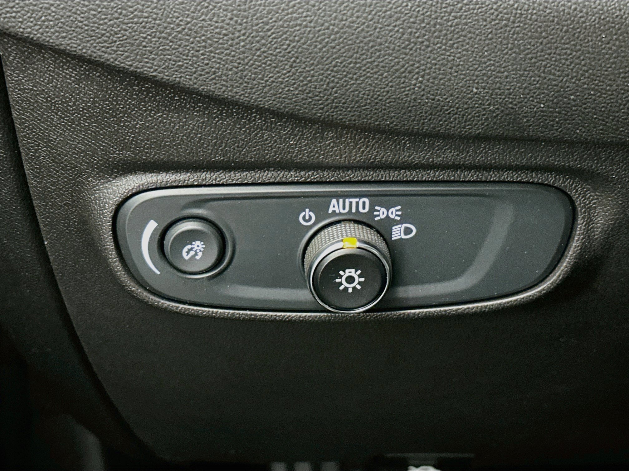Used 2024 Chevrolet Equinox LT AWD/4WD image 17