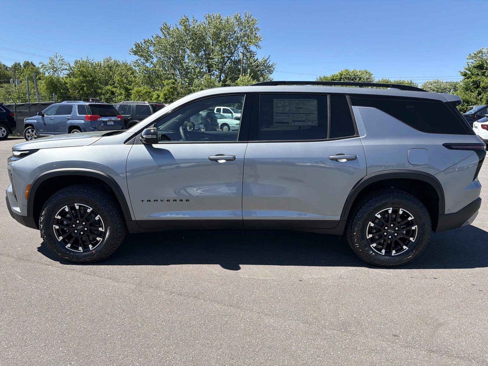 New 2026 Chevrolet Traverse Z71 w/ Enhanced Driving Package AWD/4WD image 4
