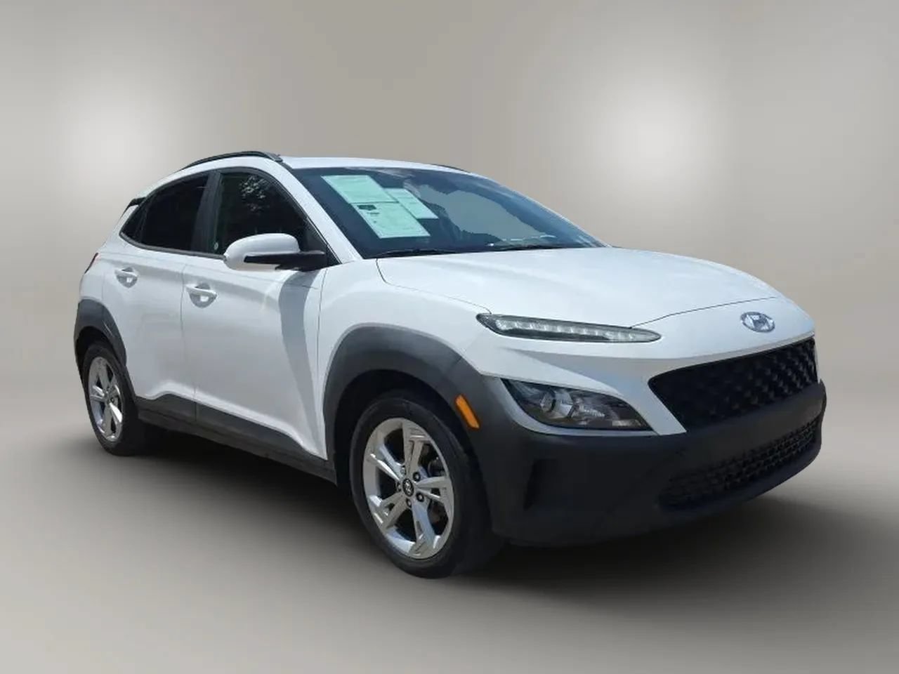 Used 2022 Hyundai Kona SEL w/ Convenience Package FWD image 3