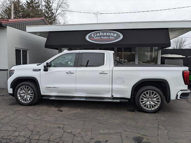 Used 2022 GMC Sierra 1500 Denali w/ Technology Package AWD/4WD image 2